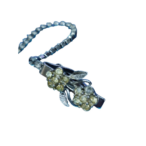 Vintage Rhinestone sweater clip - Picture 2 of 2